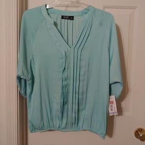💐3/$25 - ANA V-Neck Blouse💐